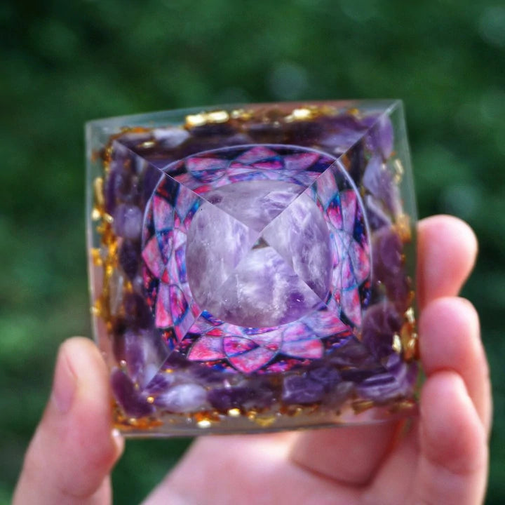 NATURAL AMETHYST PYRAMID